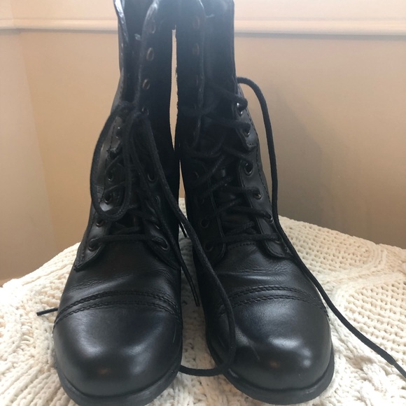 Steve Madden Shoes - Steve Madden Combat boots